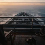 Voyage queen mary 2 new york : proue vers Manhattan au lever du jour