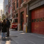 Visiter une caserne de pompier à New York : façade FDNY à Tribeca, portes closes