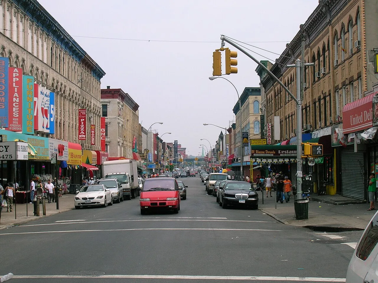 Knickerbocker Avenue à Bushwick, près de Maria Hernandez Park